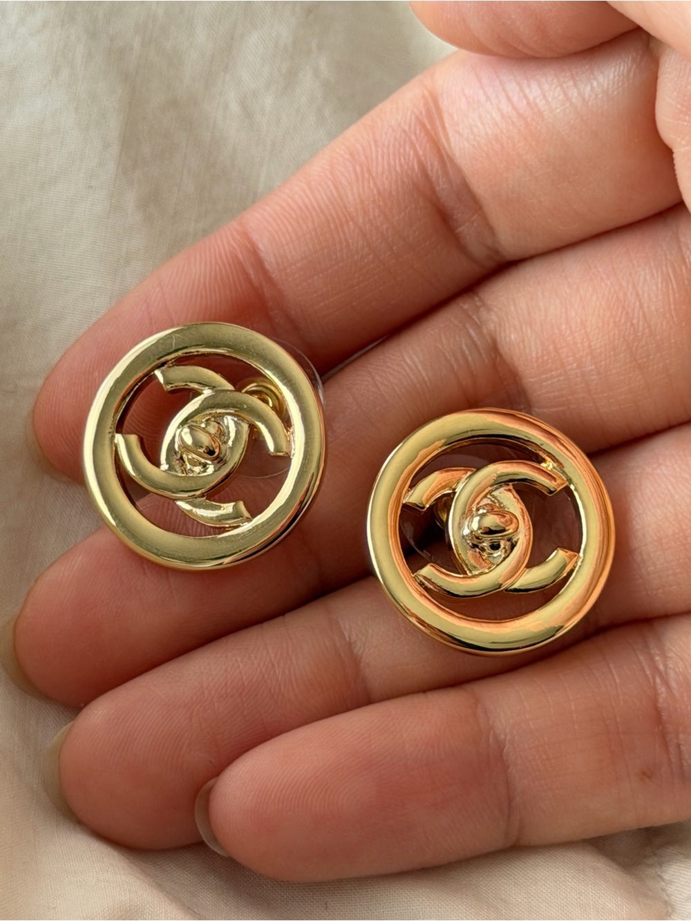 CHANEL Gold Interlocking Circle Statement Earrings - Picture 8 of 15